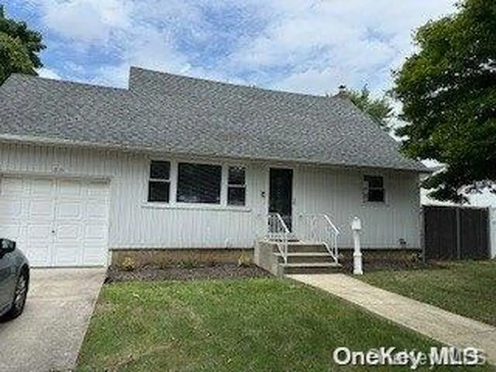 30 Meade Avenue Bethpage NY 11714
