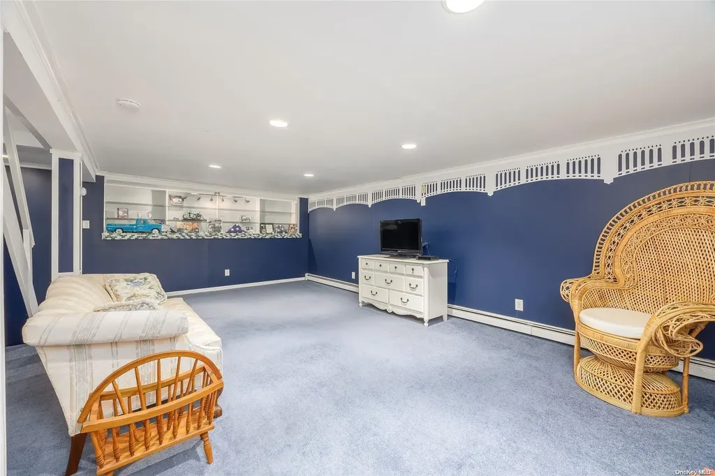 15 Camelot Lane Saint James NY 11780
