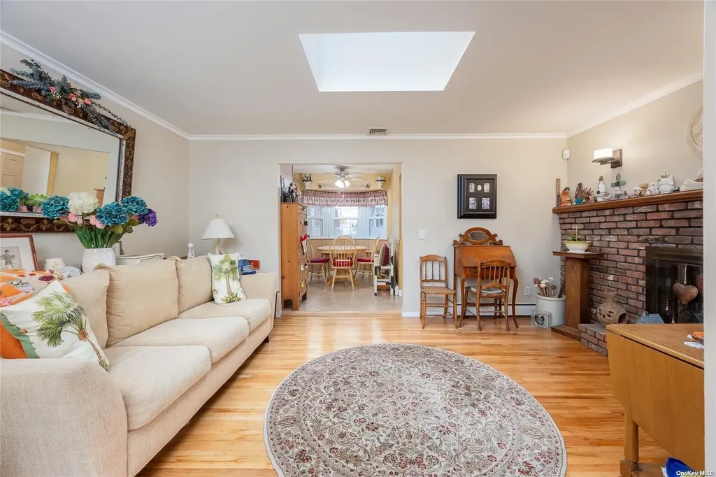 15 Camelot Lane Saint James NY 11780