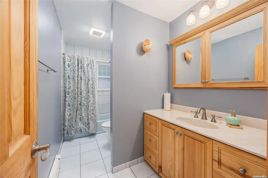 15 Camelot Lane Saint James NY 11780