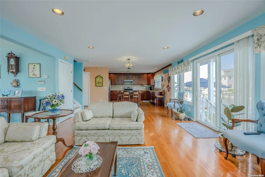 267 Gordon Place Freeport NY 11520
