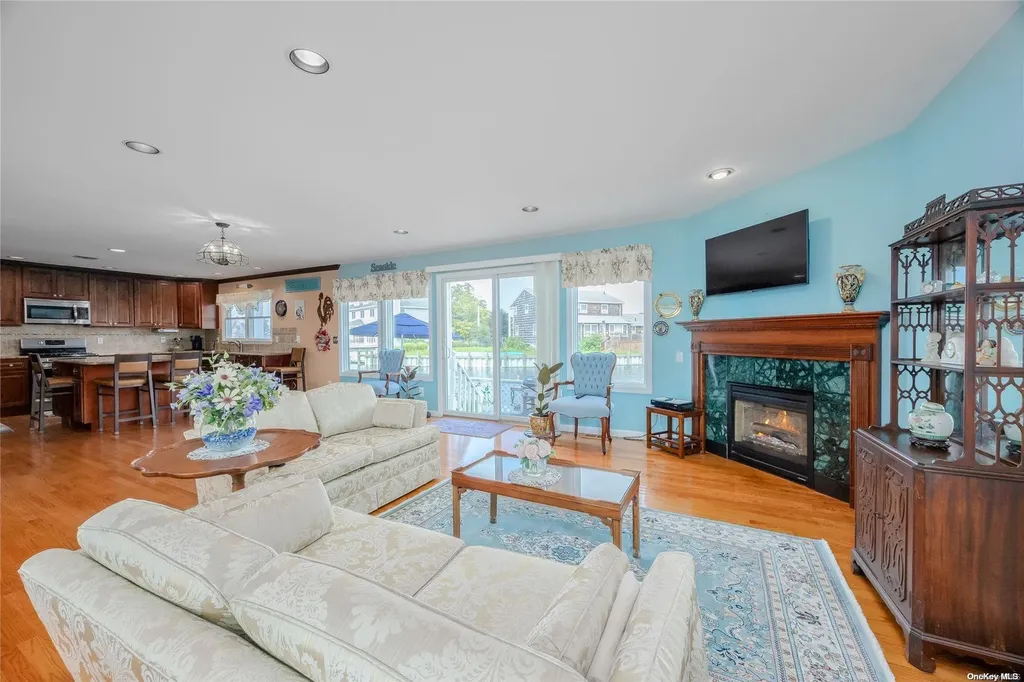267 Gordon Place Freeport NY 11520