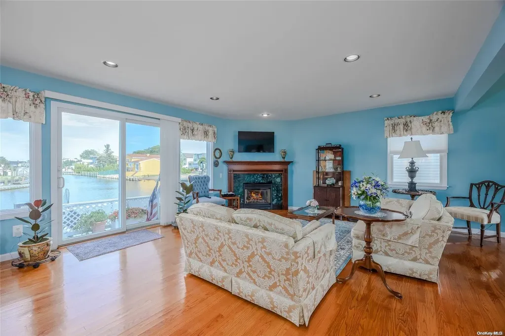 267 Gordon Place Freeport NY 11520