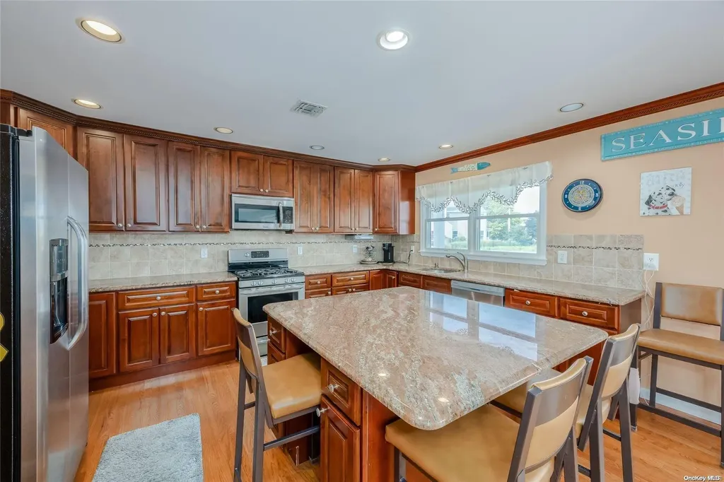 267 Gordon Place Freeport NY 11520