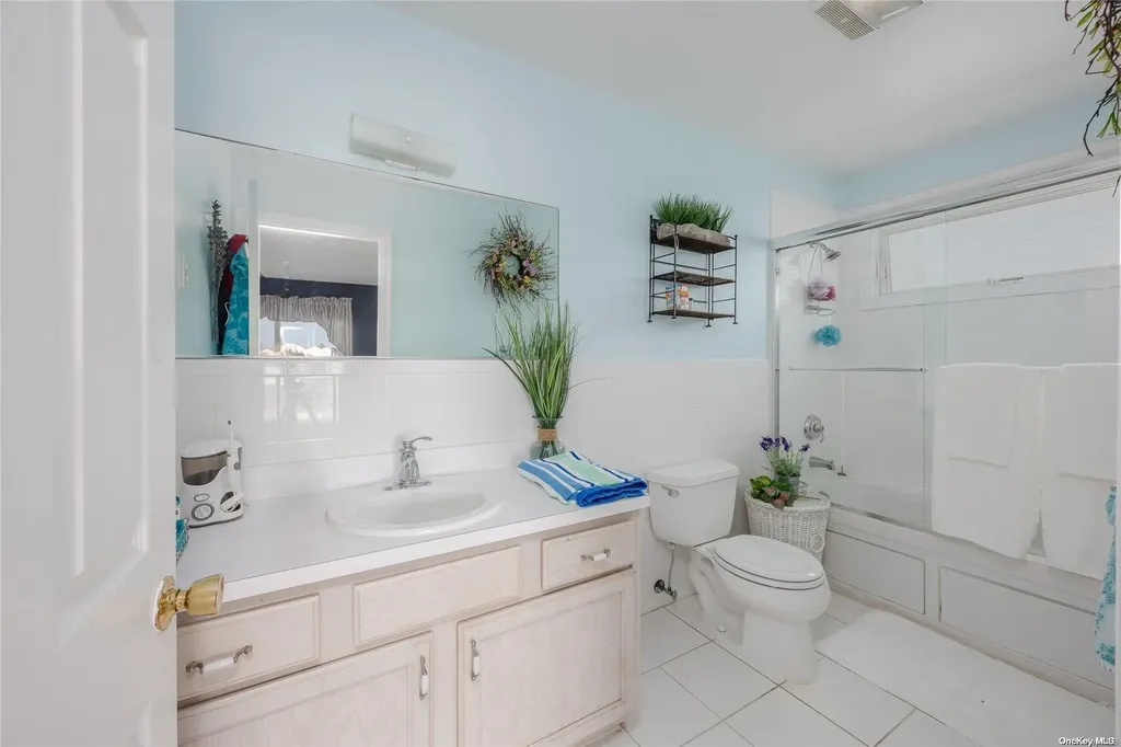 267 Gordon Place Freeport NY 11520