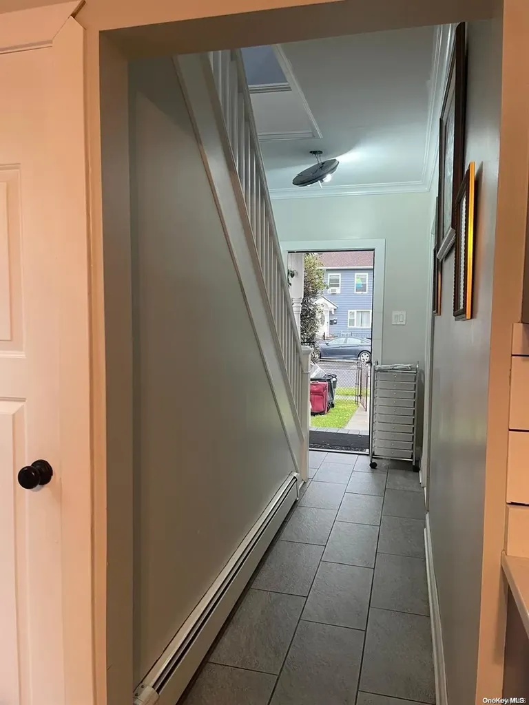 9 Thorne Avenue Hempstead NY 11550
