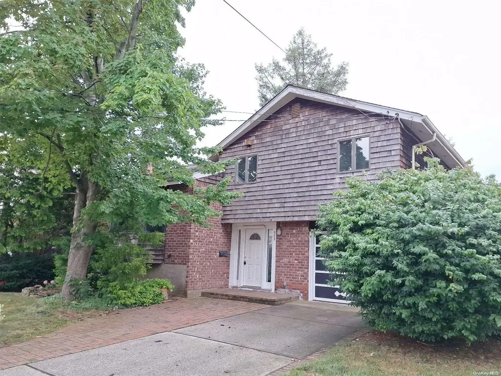 988 Lydia Place Baldwin NY 11510