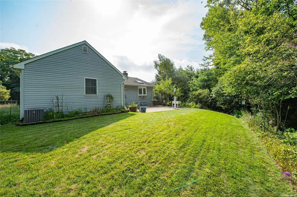 77 Great Rock Drive Wading River NY 11792