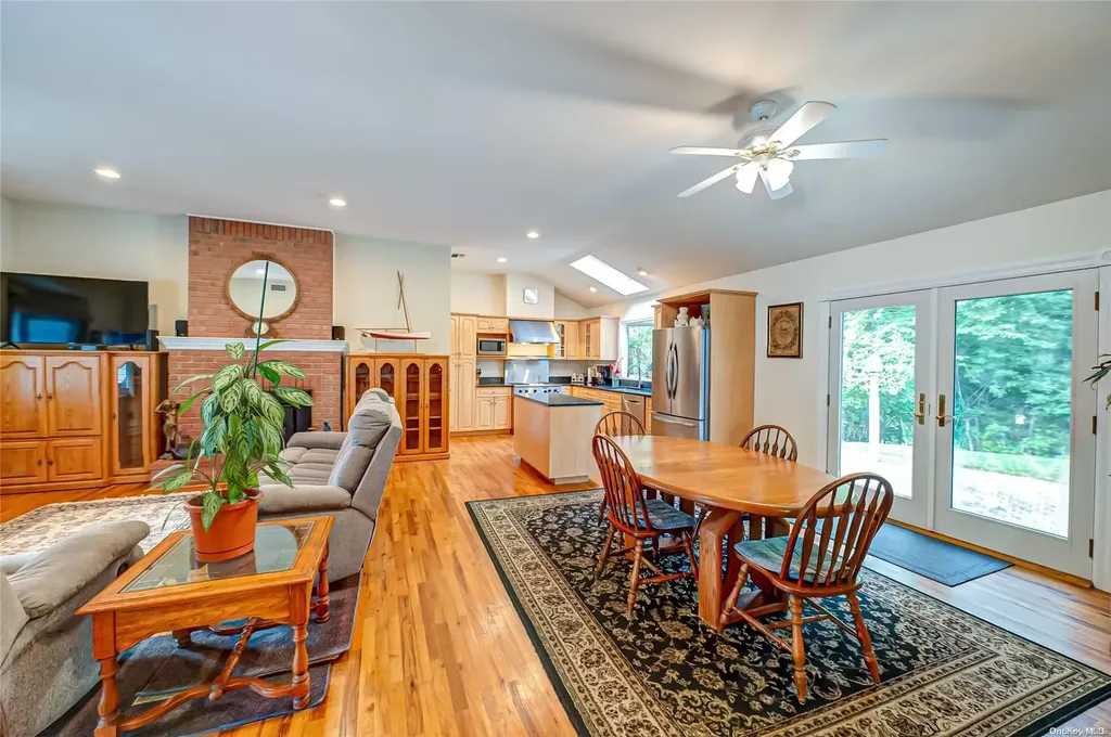 77 Great Rock Drive Wading River NY 11792