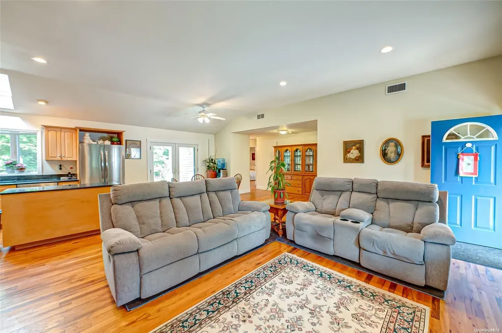 77 Great Rock Drive Wading River NY 11792