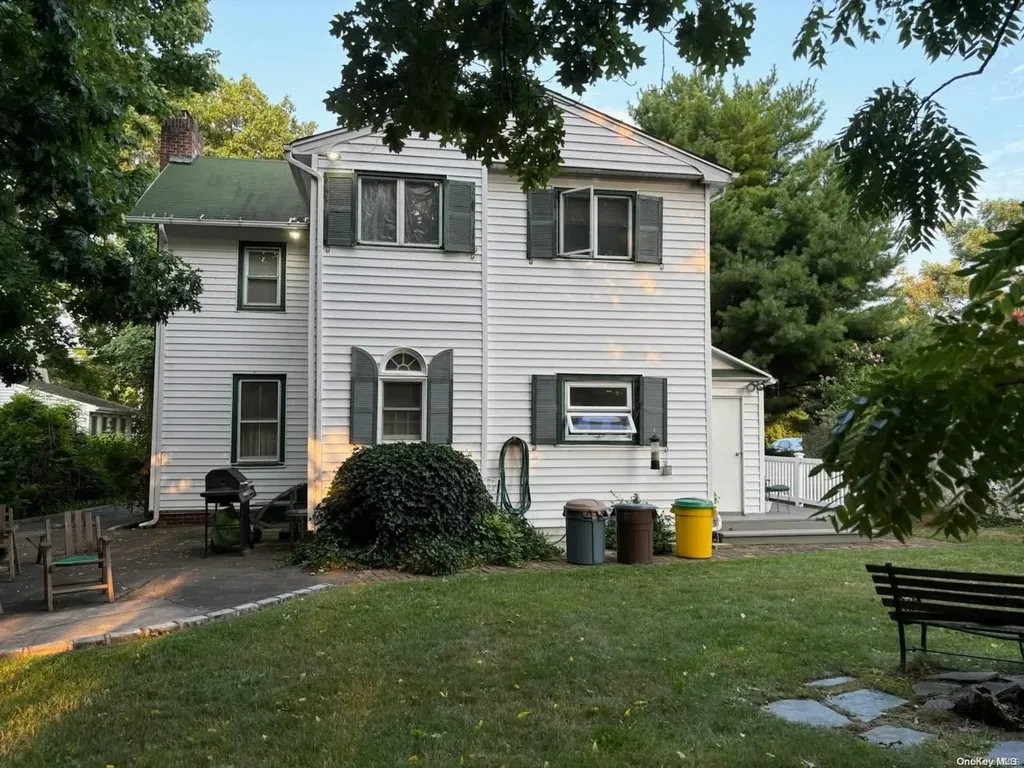 998 E Broadway Woodmere NY 11598