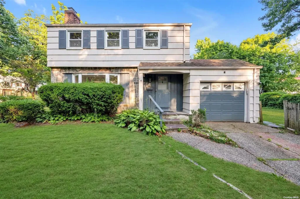 39 Kings Point Road Great Neck NY 11024
