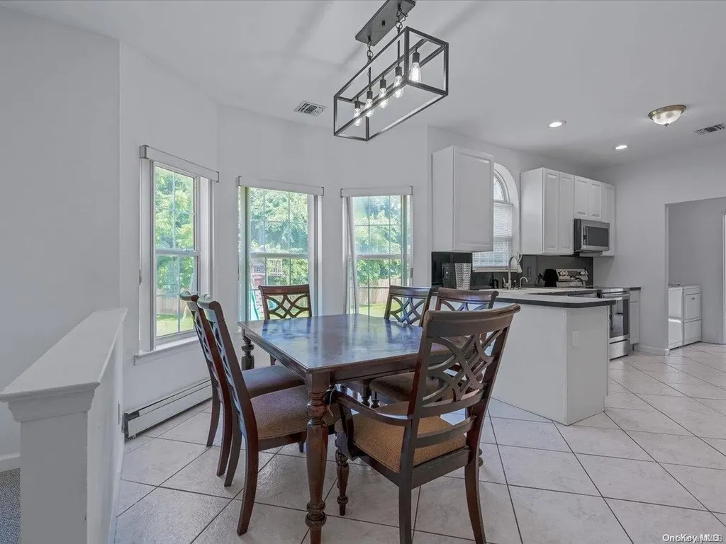 39 Merritts Path Rocky Point NY 11778