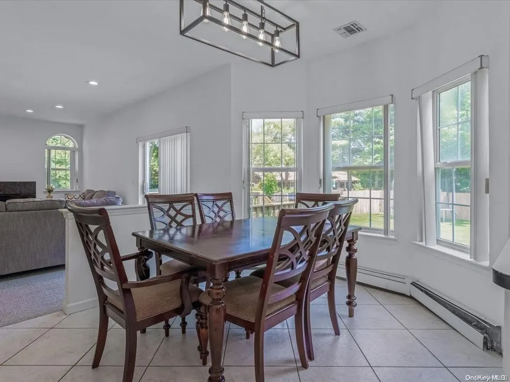 39 Merritts Path Rocky Point NY 11778