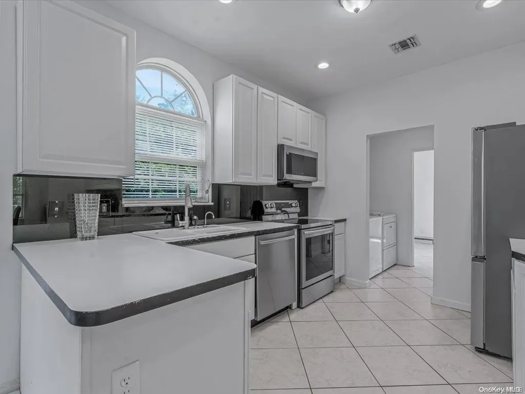 39 Merritts Path Rocky Point NY 11778