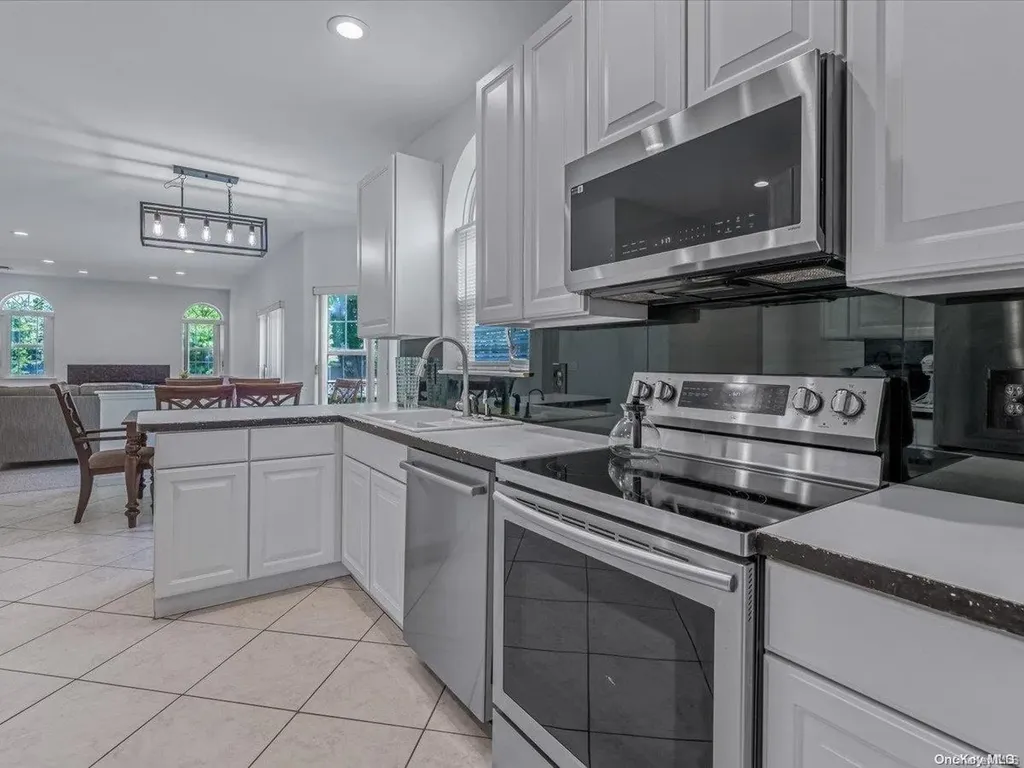 39 Merritts Path Rocky Point NY 11778