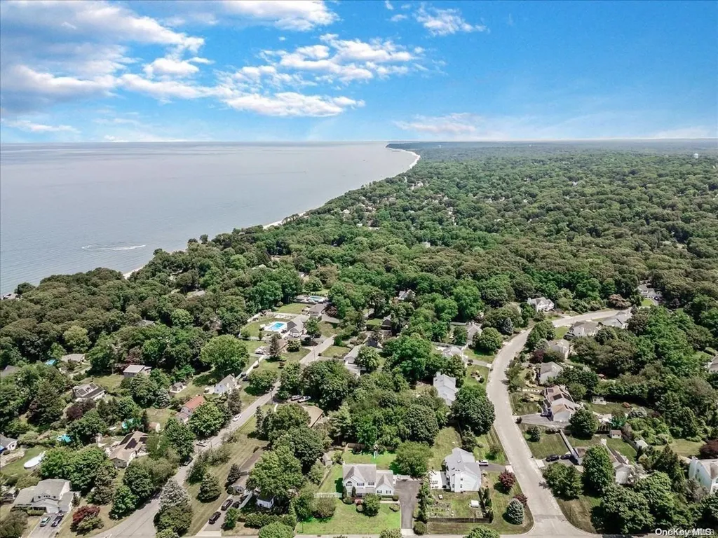 39 Merritts Path Rocky Point NY 11778