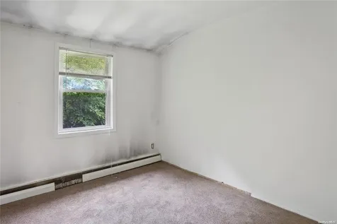 17 Lolly Lane Centereach NY 11720