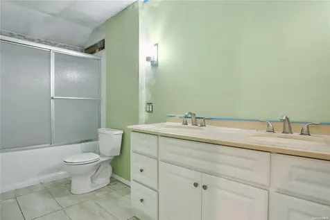 17 Lolly Lane Centereach NY 11720