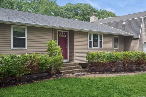 17 Lolly Lane Centereach NY 11720