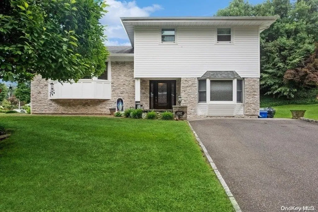 1 Deepdale Glen Cove NY 11542