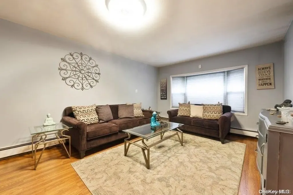 1 Deepdale Glen Cove NY 11542