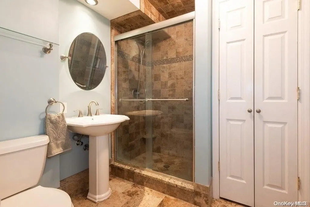 1 Deepdale Glen Cove NY 11542