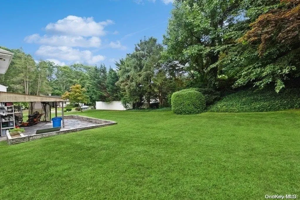 1 Deepdale Glen Cove NY 11542
