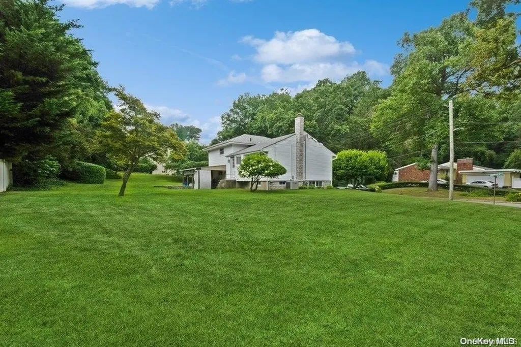 1 Deepdale Glen Cove NY 11542
