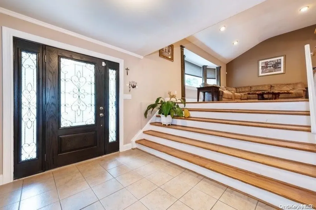 1 Deepdale Glen Cove NY 11542