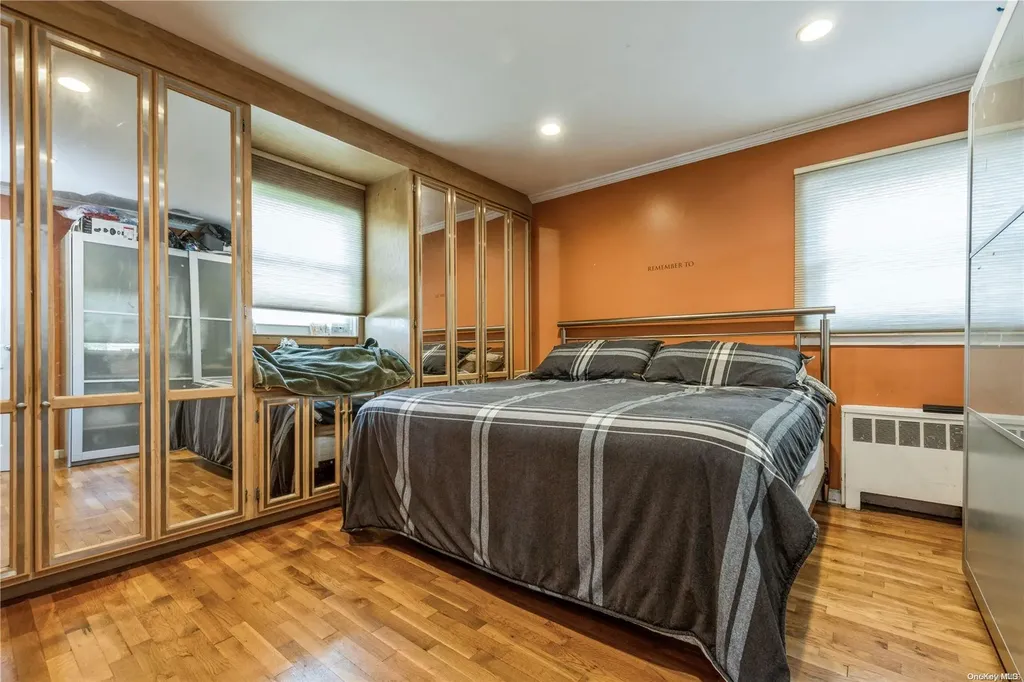 3219 Neptune Avenue Oceanside NY 11572
