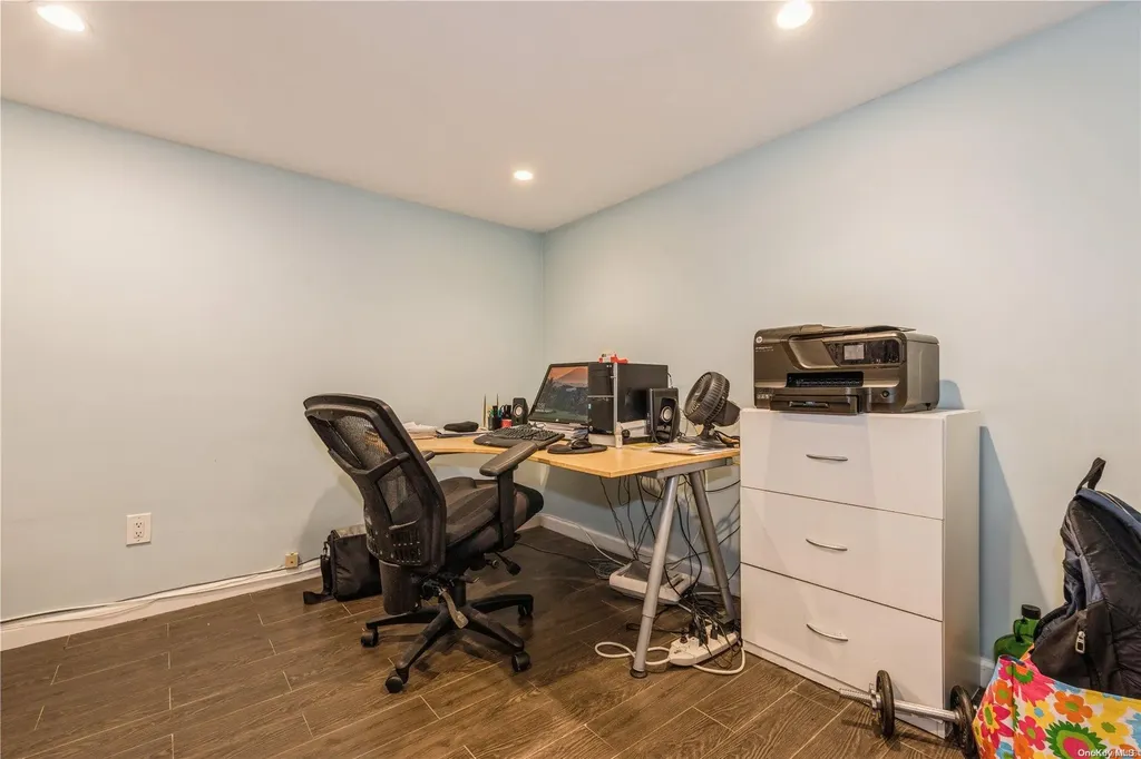 3219 Neptune Avenue Oceanside NY 11572