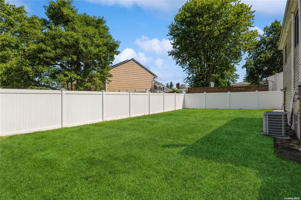 3219 Neptune Avenue Oceanside NY 11572