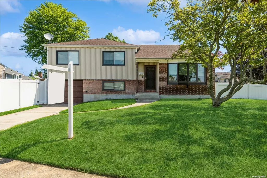 3219 Neptune Avenue Oceanside NY 11572