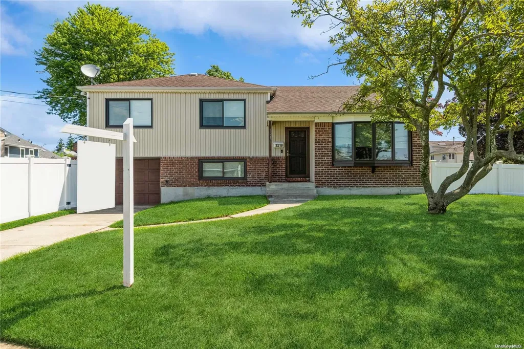 3219 Neptune Avenue Oceanside NY 11572