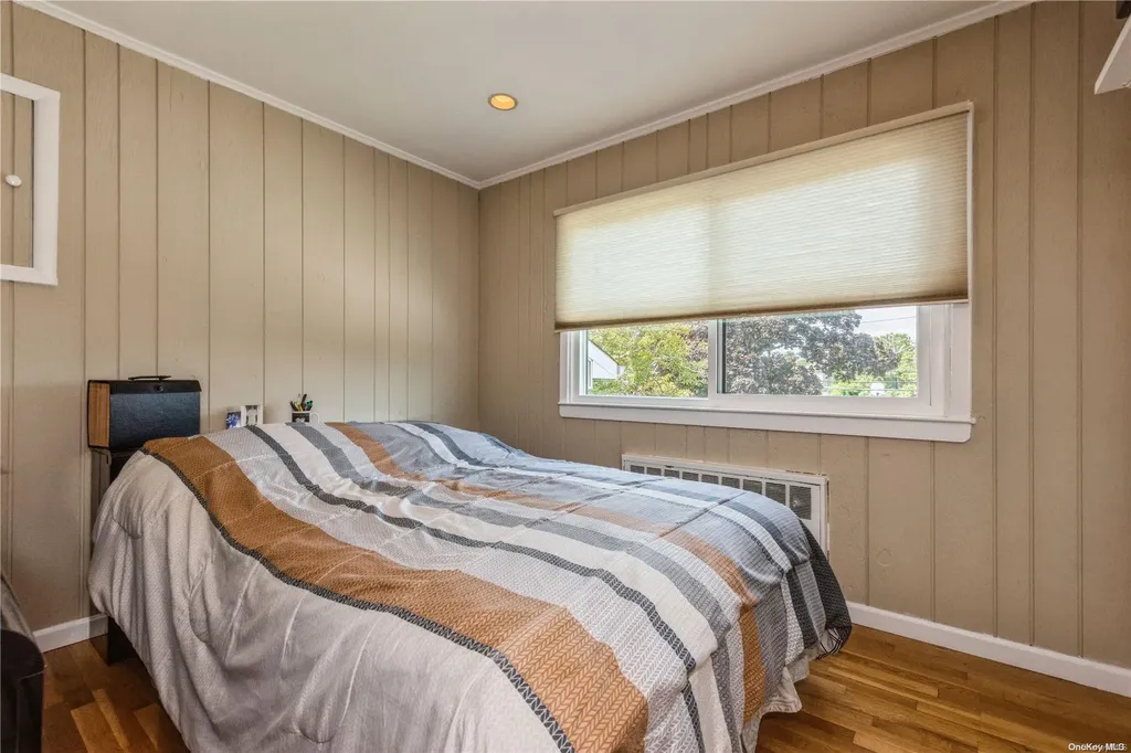 3219 Neptune Avenue Oceanside NY 11572