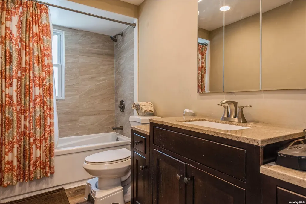 3219 Neptune Avenue Oceanside NY 11572