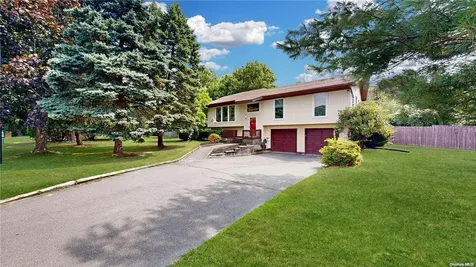 15 Harmony Street Manorville NY 11949