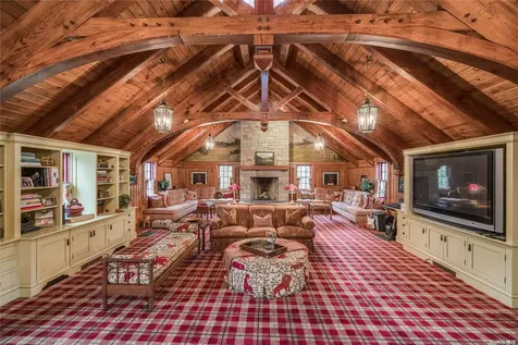 393 Mill River Road Muttontown NY 11771
