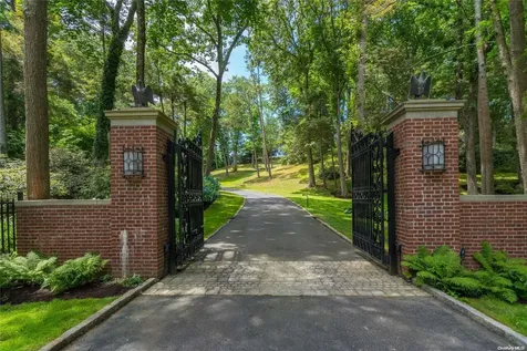 393 Mill River Road Muttontown NY 11771