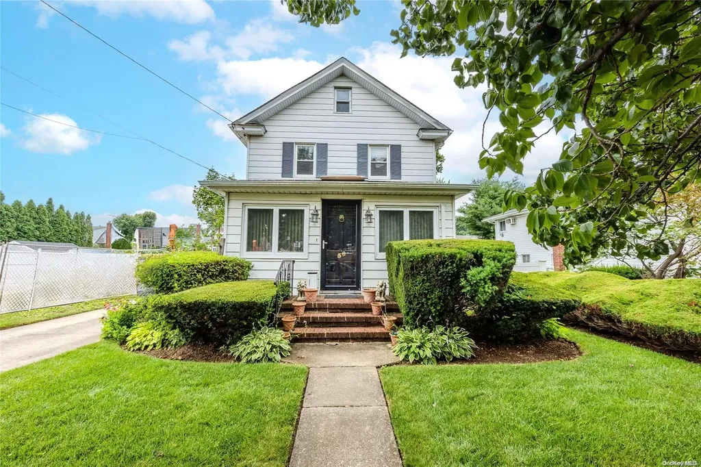 56 Chaffee Avenue Albertson NY 11507