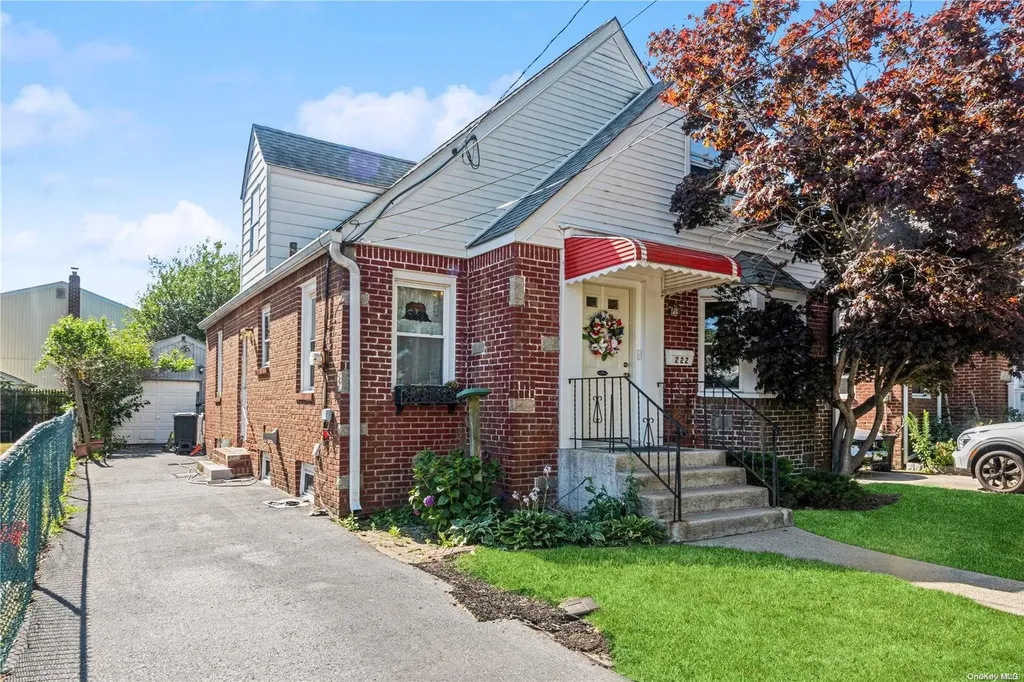 222 Doherty Avenue Elmont NY 11003