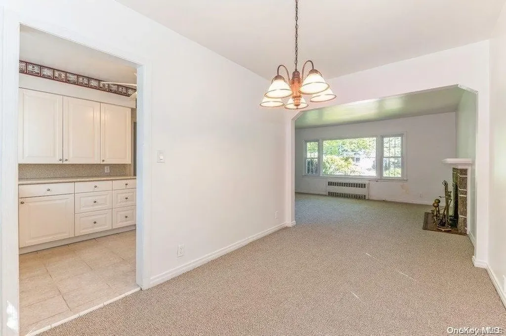 118 Devonshire Drive New Hyde Park NY 11040