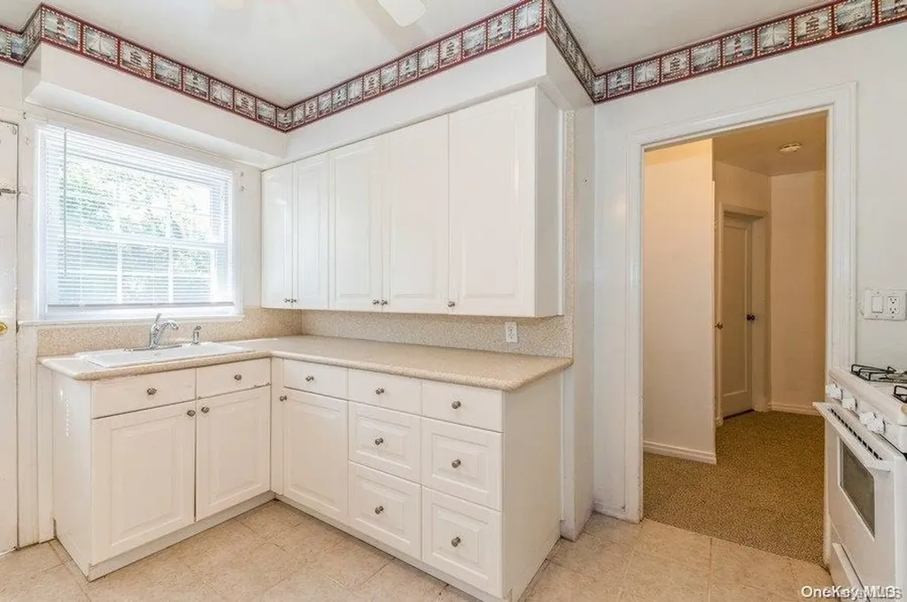 118 Devonshire Drive New Hyde Park NY 11040