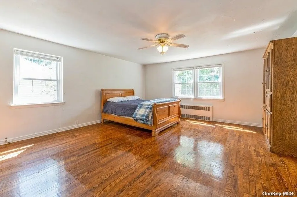 118 Devonshire Drive New Hyde Park NY 11040