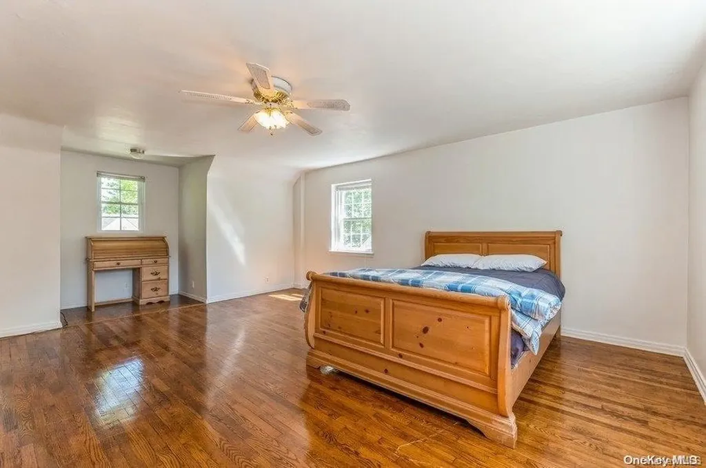 118 Devonshire Drive New Hyde Park NY 11040