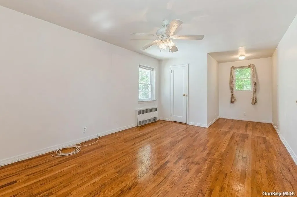 118 Devonshire Drive New Hyde Park NY 11040