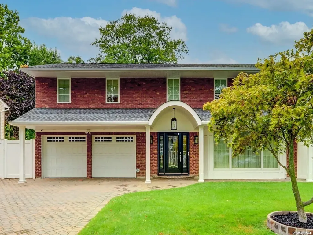 20 Cherokee Lane Commack NY 11725