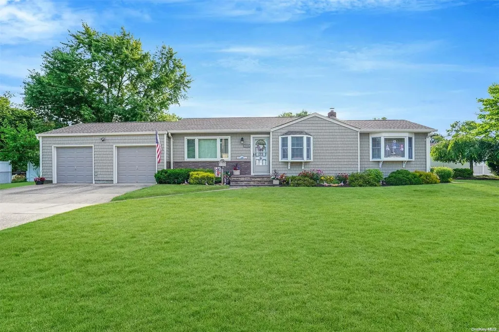 1544 Baldwin Boulevard Bay Shore NY 11706