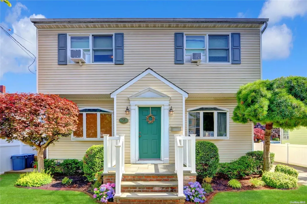 25 Burkhardt Avenue Bethpage NY 11714